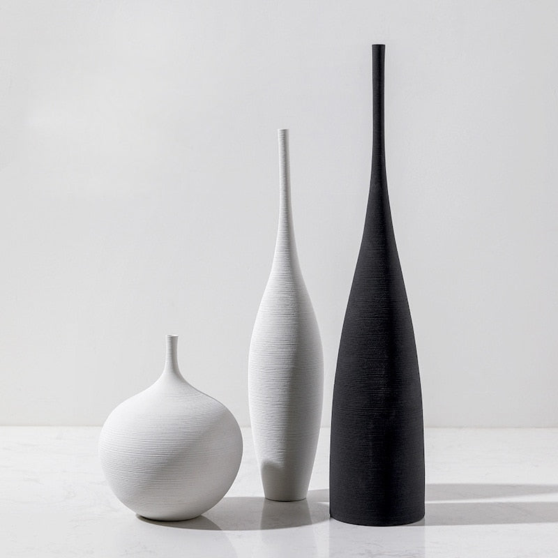 Ceramic Vase Black and White color